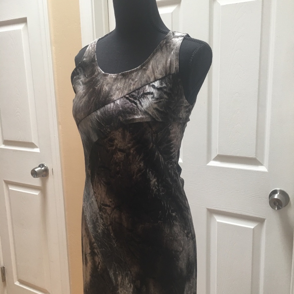 Form-fitting velvet-like dress